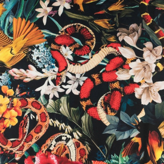 Lágy fekete viszkóz twill kígyómintás anyag 0,5m