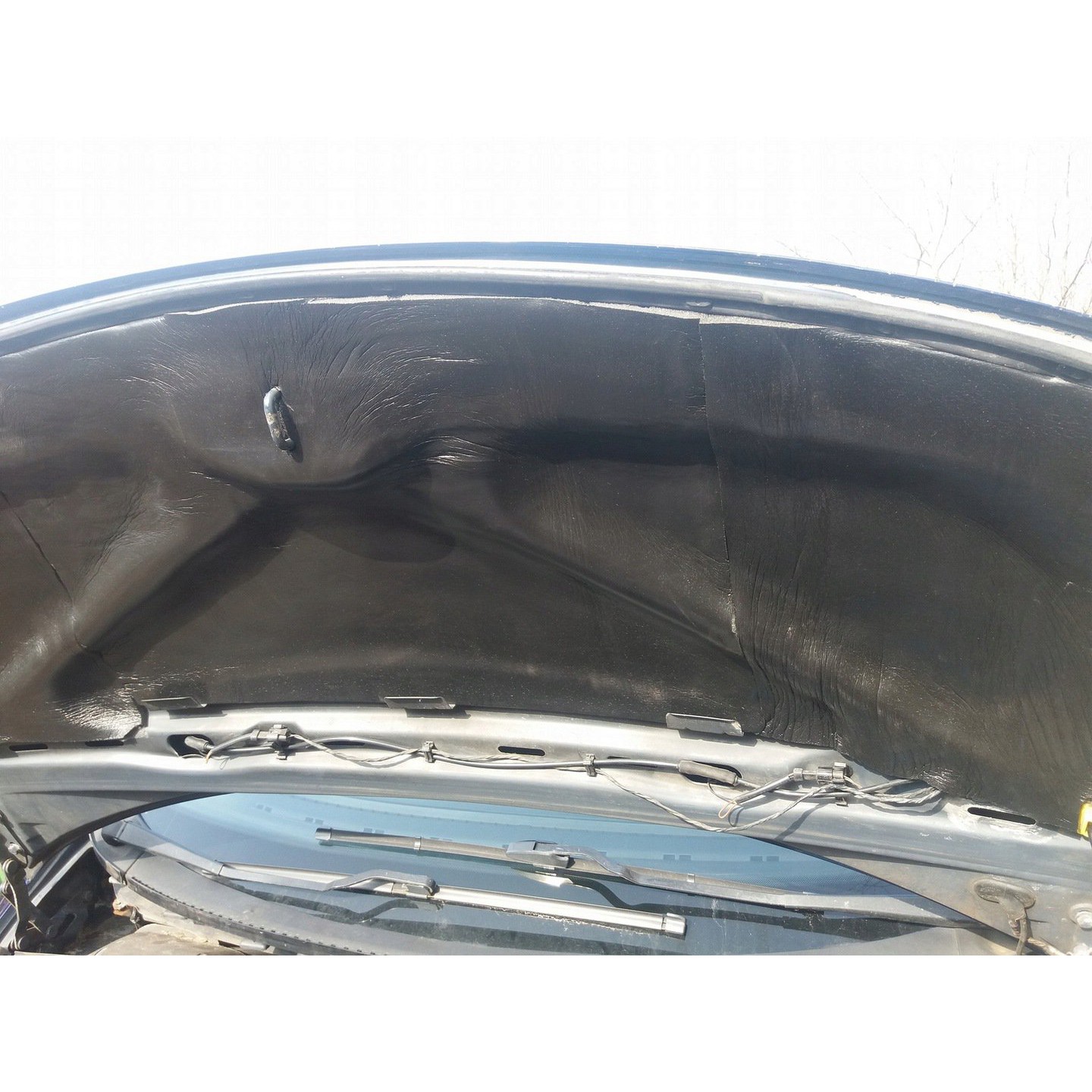 Öntapadó hangszigetelő hab 15mm 25x100cm az autó motorháztetőhöz LT15 omegamix.hu