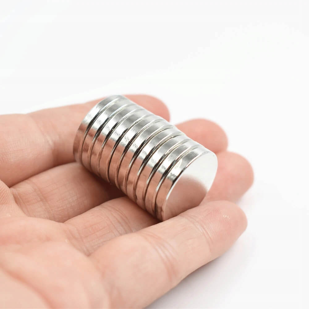 erős neodímium mágnes hengeres 10x1mm 10db megamix.sk